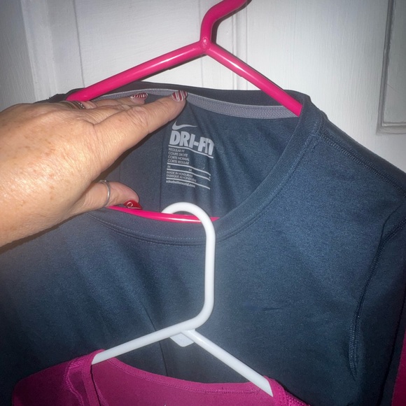 Nike Dri-FIT Magenta and Navy Tops - Picture 4 of 4